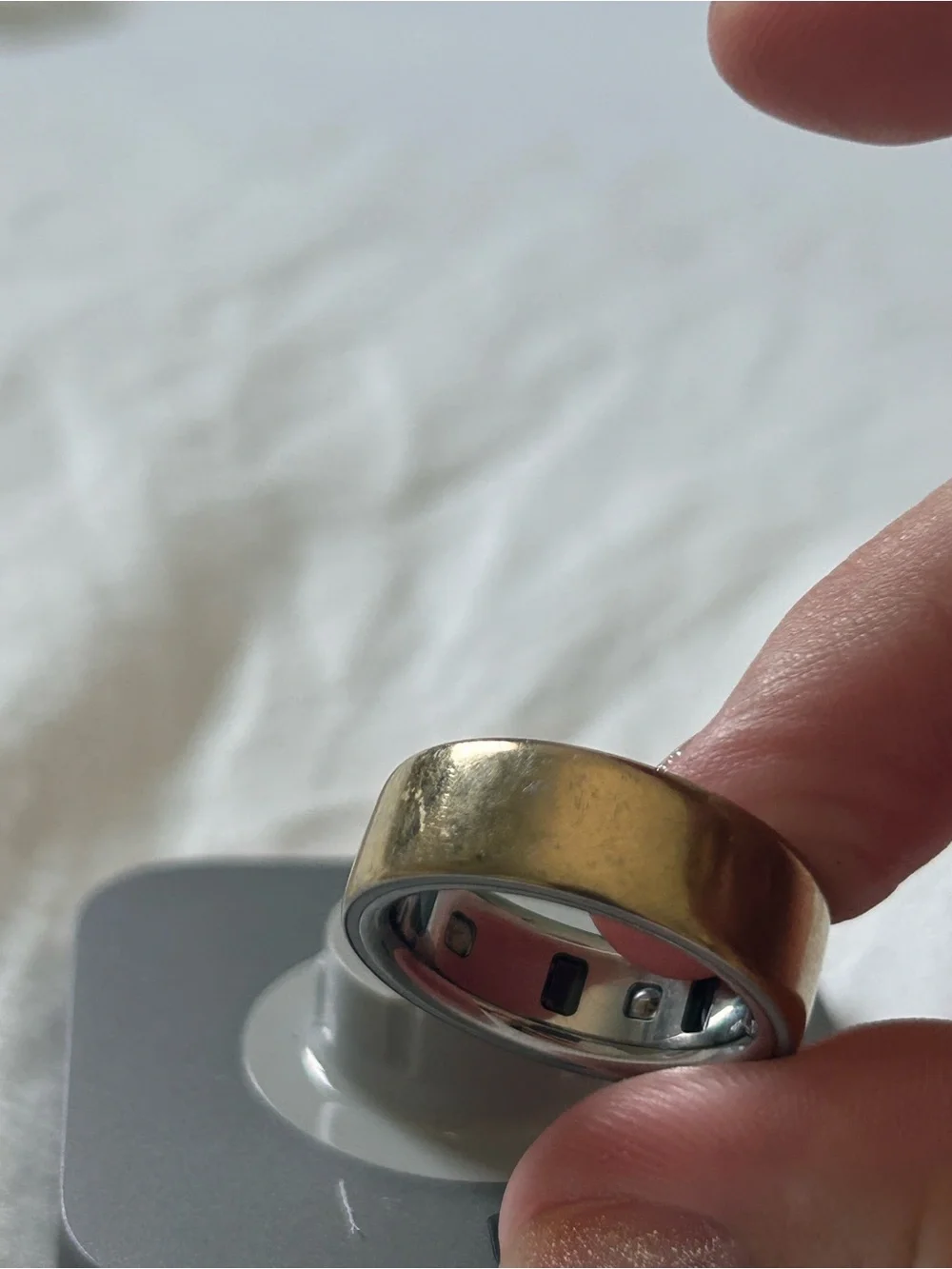 ŌURA Ring 4 Size 9 - Gold